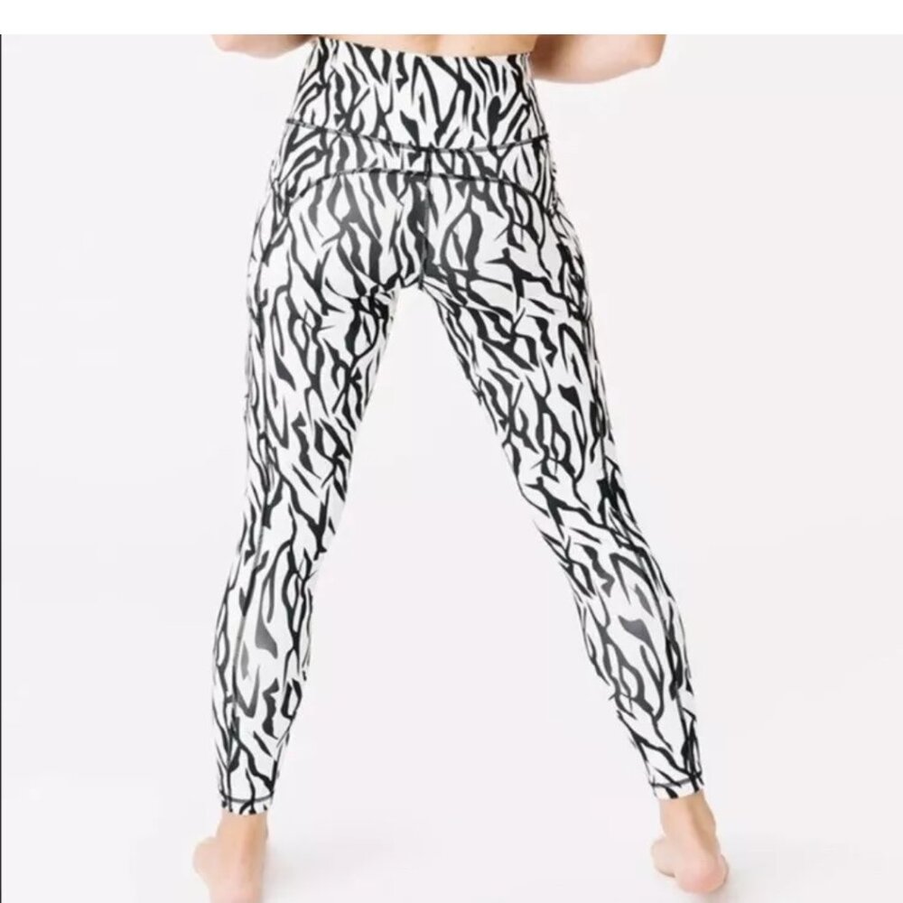 Zyia Active Safari Zebra Striped Pocket Brilliant Hi-Rise 7/8 24" Size 8-10 - Picture 3 of 16